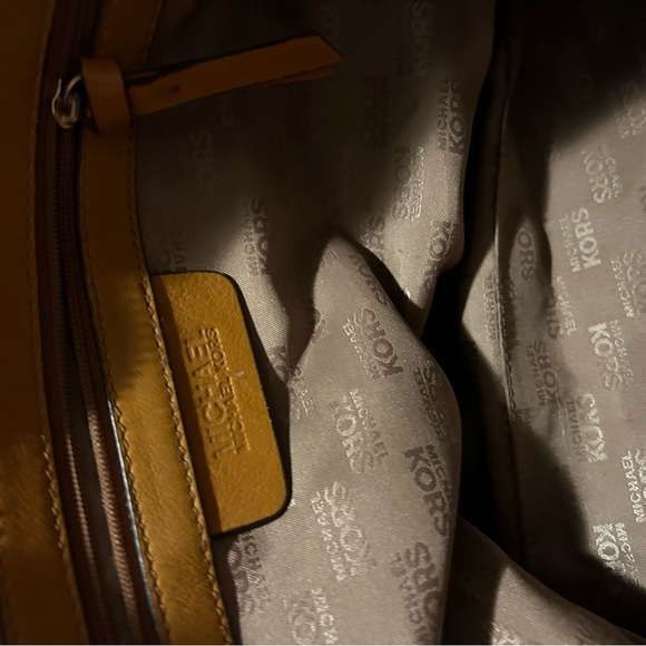 Michael Kors VintageCarmel Leather Buckle Belted Tote Satchel
Handbag - Picture 9 of 11